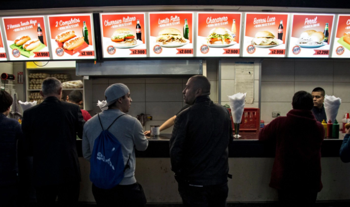 A guerra da obesidade na América Latina pode ser um modelo para os EUA. Imagem:Martin Bernetti/AFP/Getty Images